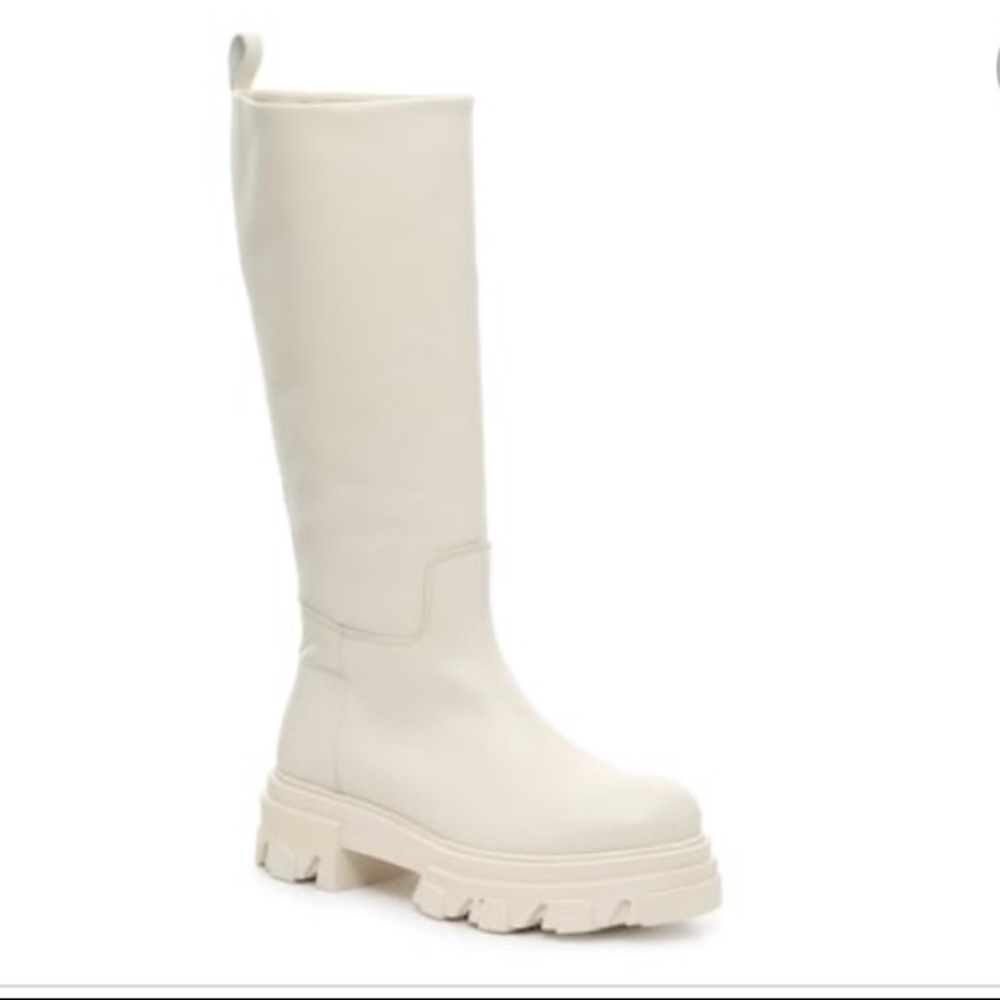 Steve Madden white leather lugsole chunky heel boots (size 8)